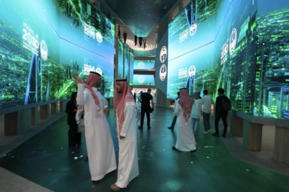 الارتفاع في السياحة والتكنولوجيا في المملكة العربية السعودية